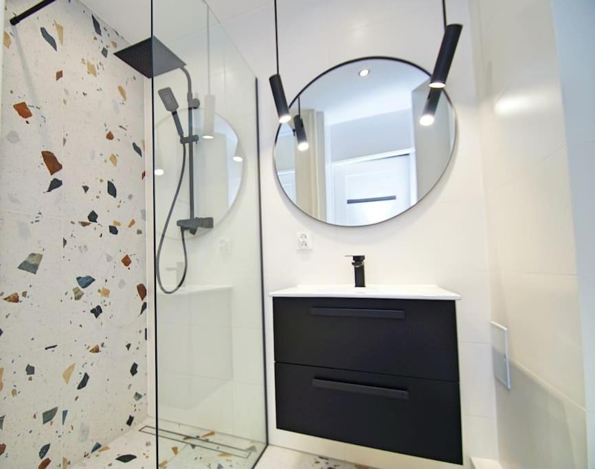 Apartament Korfantego Citycentre Z Widokiem Na Spodek 卡托维兹 外观 照片